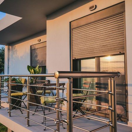 Chrilenia Apartments2 칼라마타 외부 사진