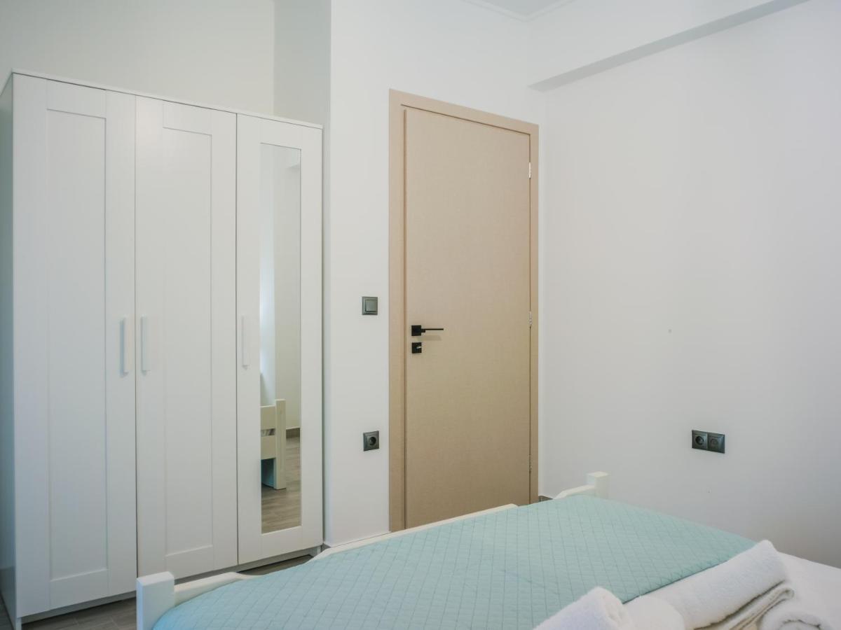 Chrilenia Apartments2 칼라마타 외부 사진