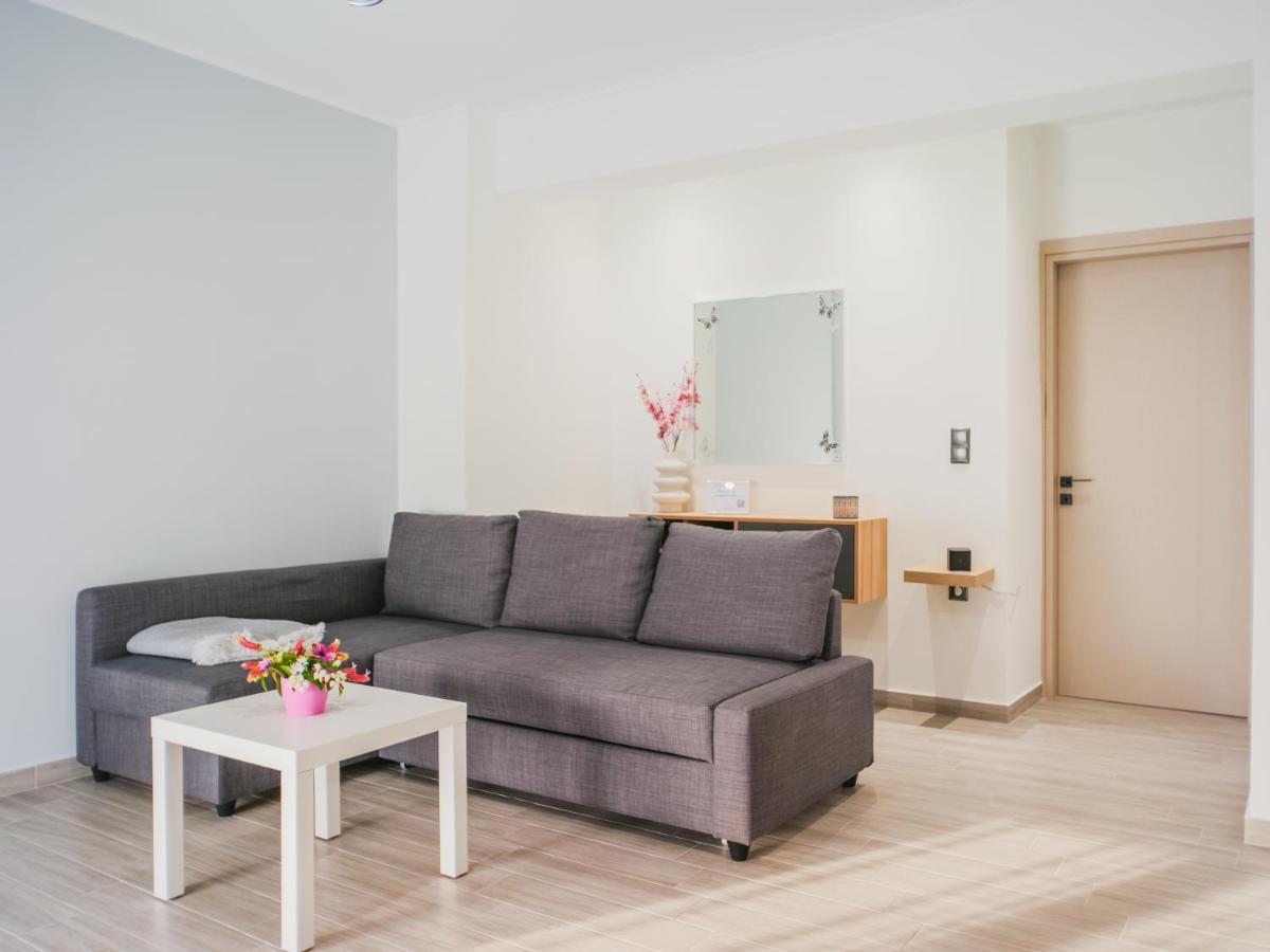 Chrilenia Apartments2 칼라마타 외부 사진