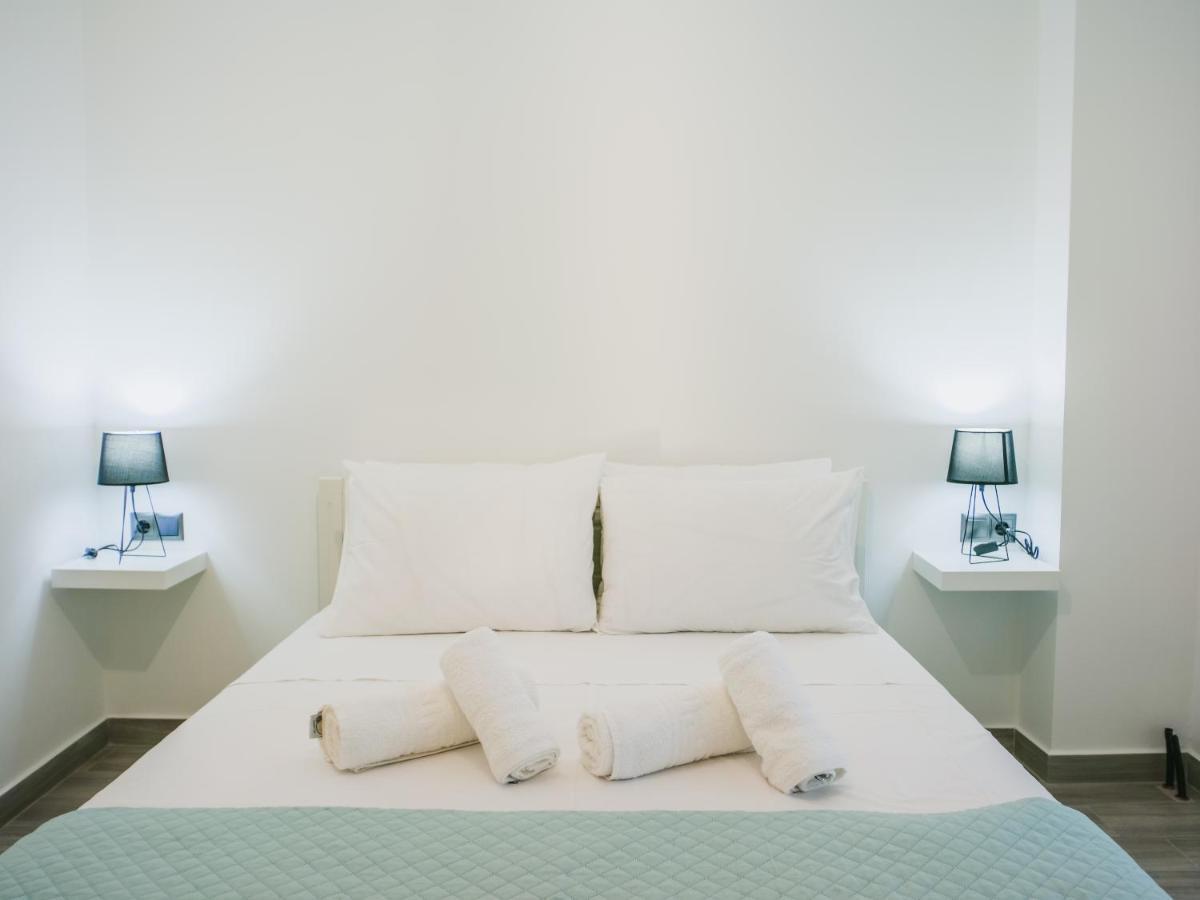 Chrilenia Apartments2 칼라마타 외부 사진